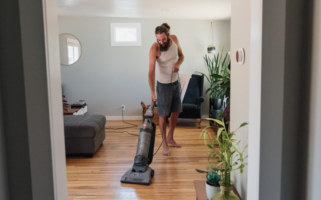 5 Essential Advantages of Hiring Expert Hardwood Floor Cleaners